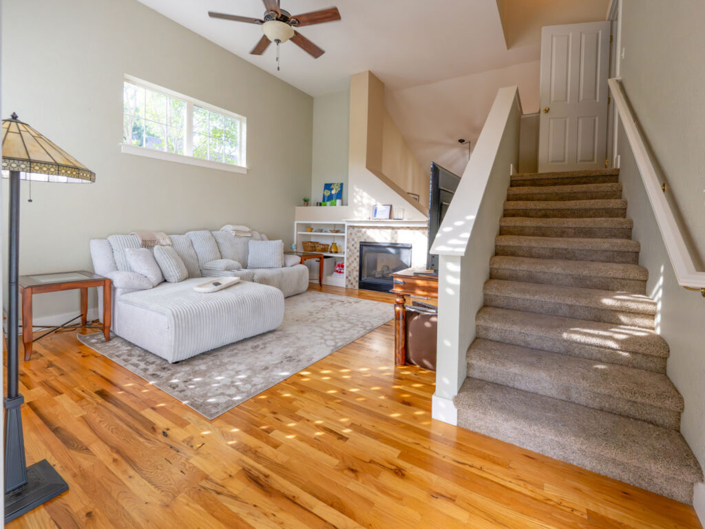 real estate photo living room